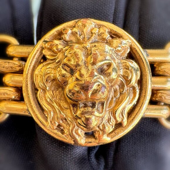 Vintage Chanel Sun & Crest Medallion Chain 7” linked Bracelet Gold Plated - Picture 9 of 12